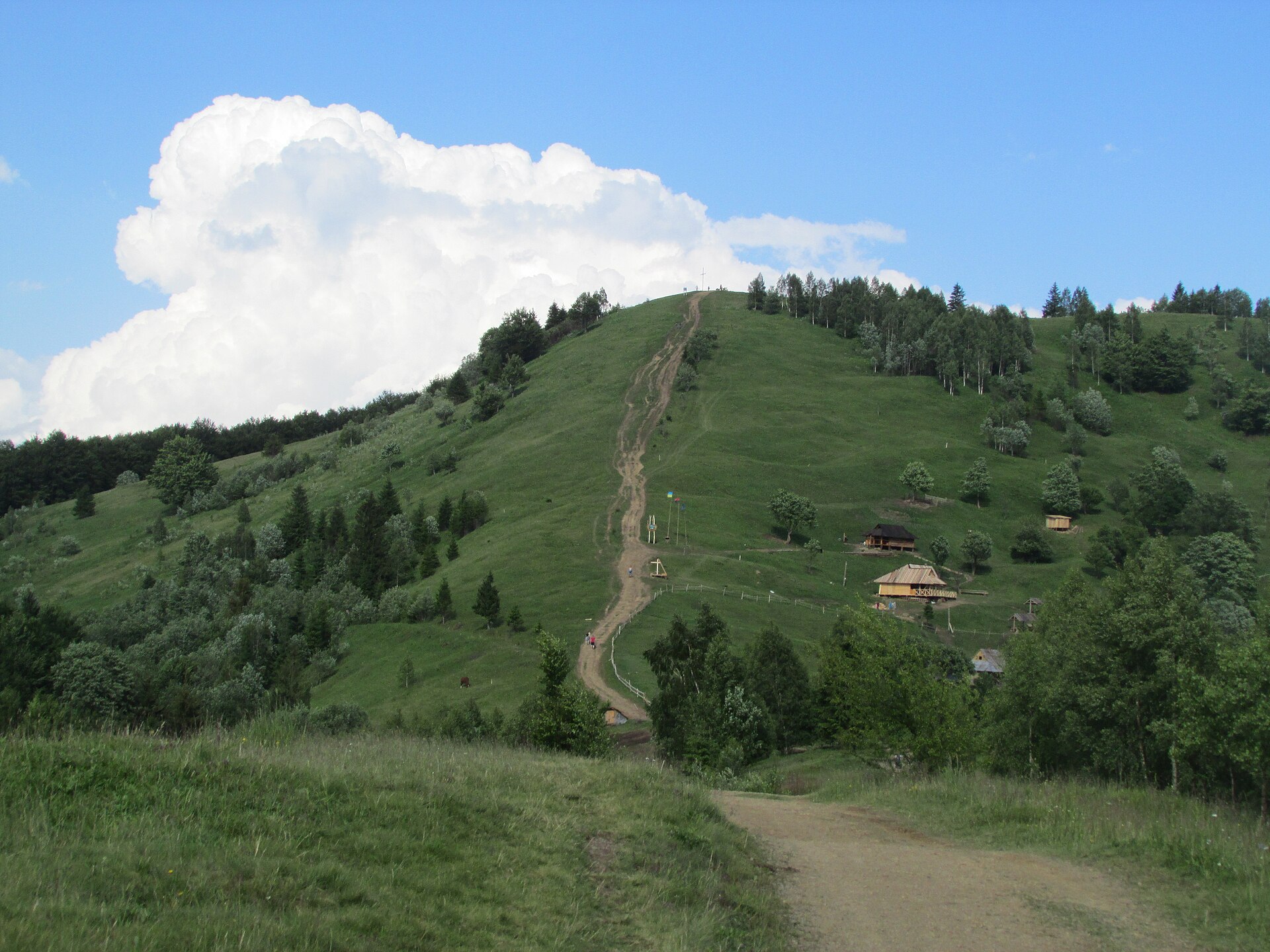 Trail to Makovytsia