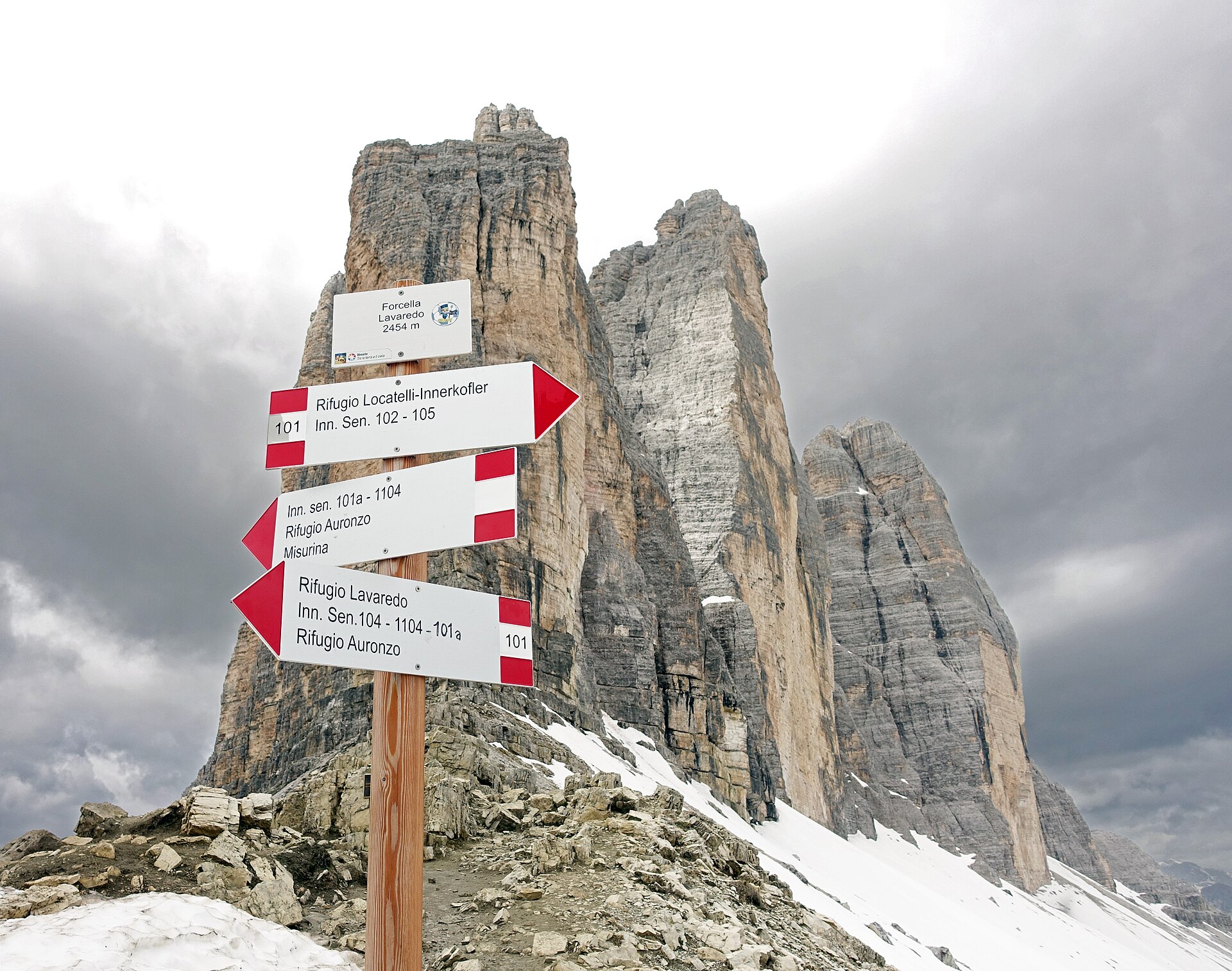 Trail signs at Forcella Lavaredo and Tre Cime