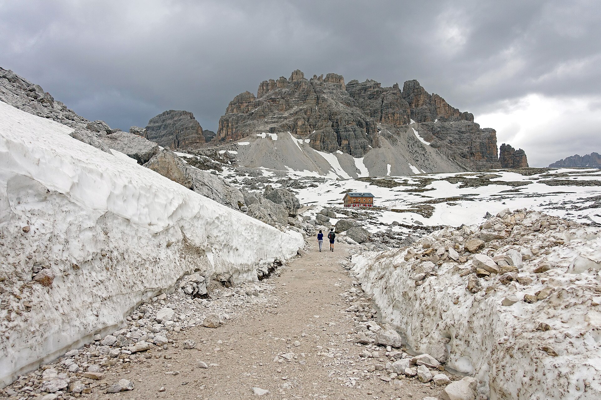 Trail to Rifugio Lavaredo beneath Tre Cime